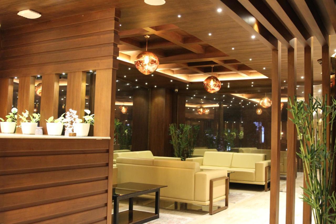 Retrieve Health & Wellness Otel Kochi Dış mekan fotoğraf