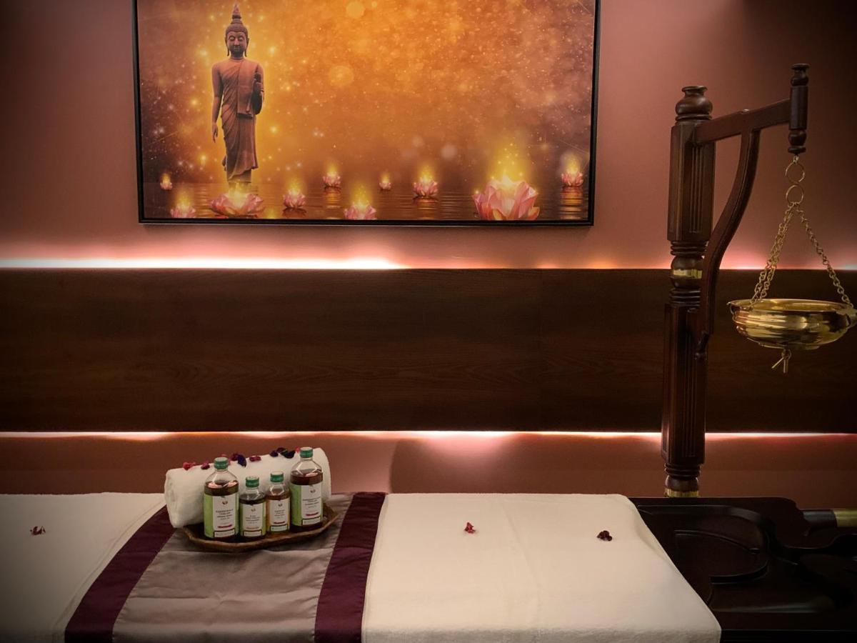 Retrieve Health & Wellness Otel Kochi Dış mekan fotoğraf