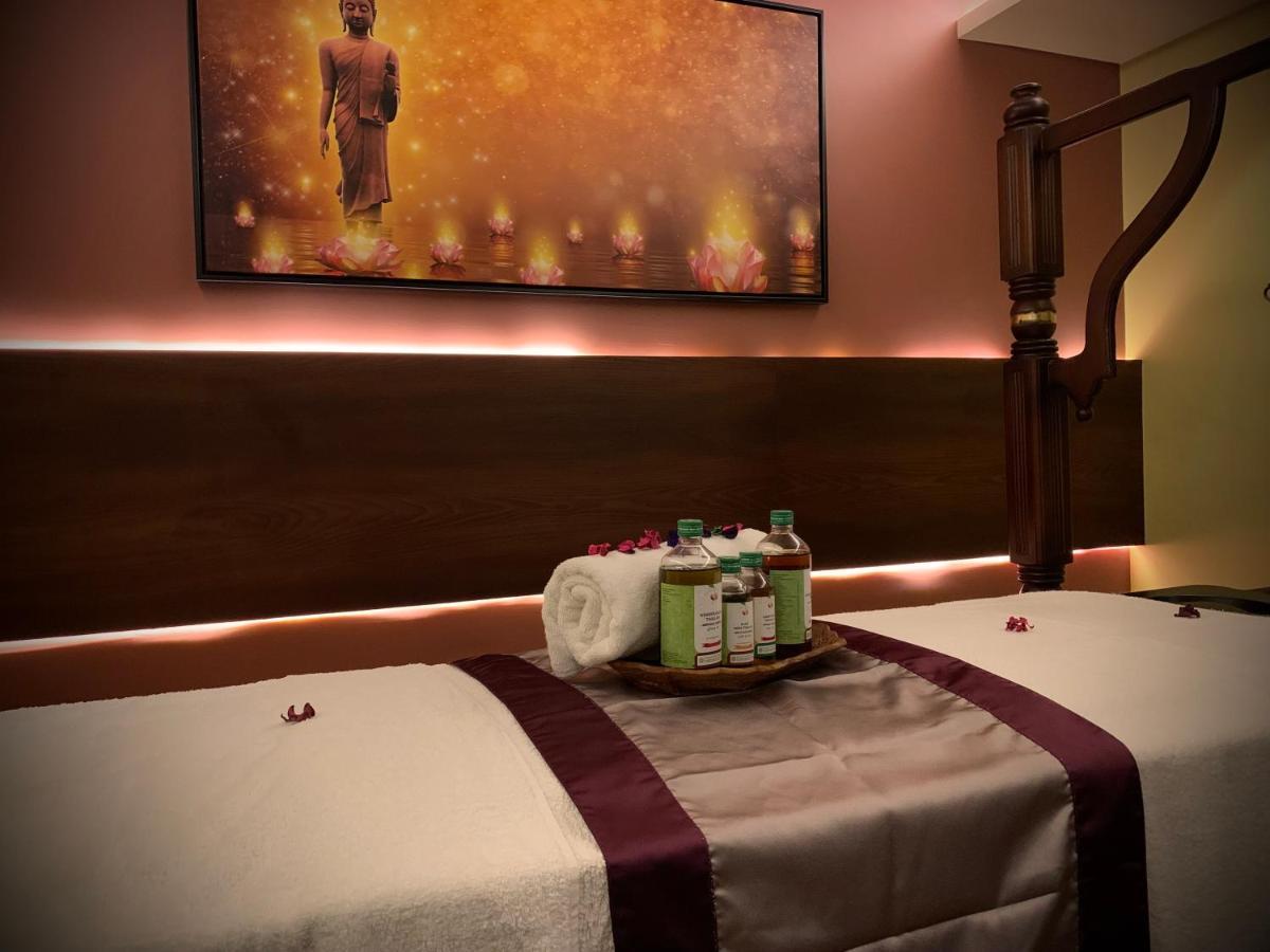 Retrieve Health & Wellness Otel Kochi Dış mekan fotoğraf