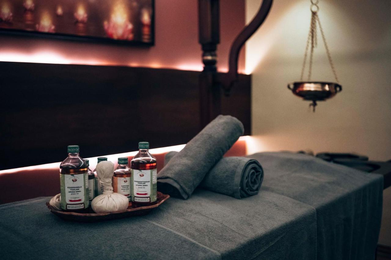 Retrieve Health & Wellness Otel Kochi Dış mekan fotoğraf